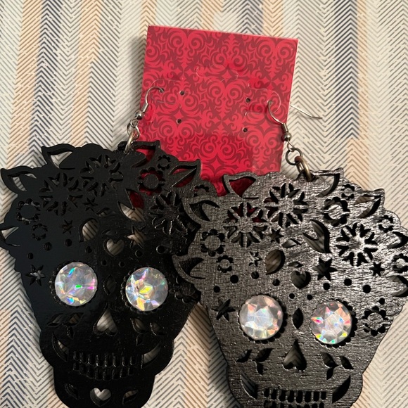 Black Sugar Skull Earrings - Picture 4 of 4